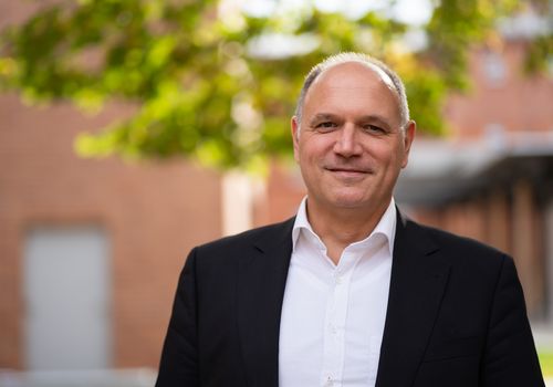 Prof. Dr.-Ing. Stefan Slama – Professor Betriebswirtschaft (BW) / Mitglied Prüfungsausschuss Betriebswirtschaft (BW)